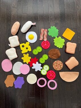 Melissa & Doug Felt Food Sandwich Play Food Set